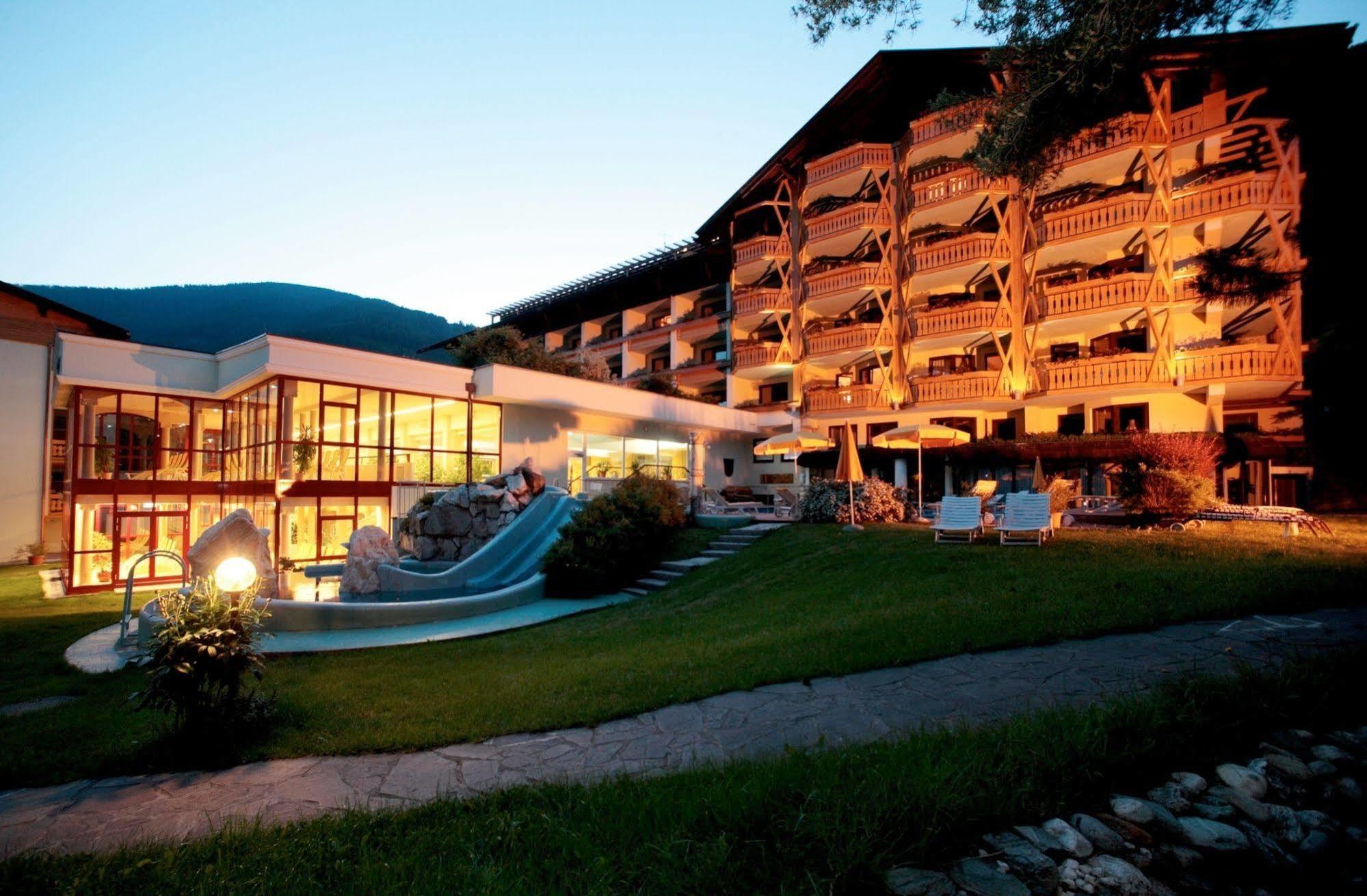 Hotel Thermenwelt Pulverer 5*